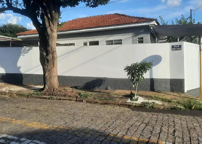 Aconchegante Microcasa Banheiro Privativo e Garagem Compartilhada