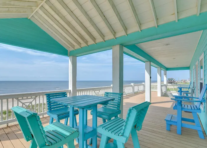 Hot Tub, Beach Access! Bay-View Gilchrist Retreat