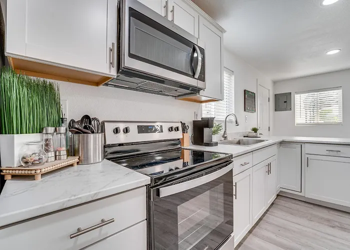 Pet-Friendly Home < 1 Mi To Downtown Moses Lake!