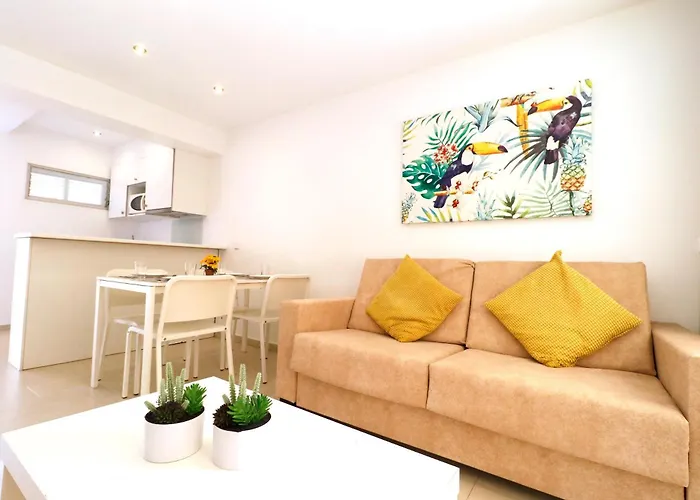 Naika Studios & Apartments