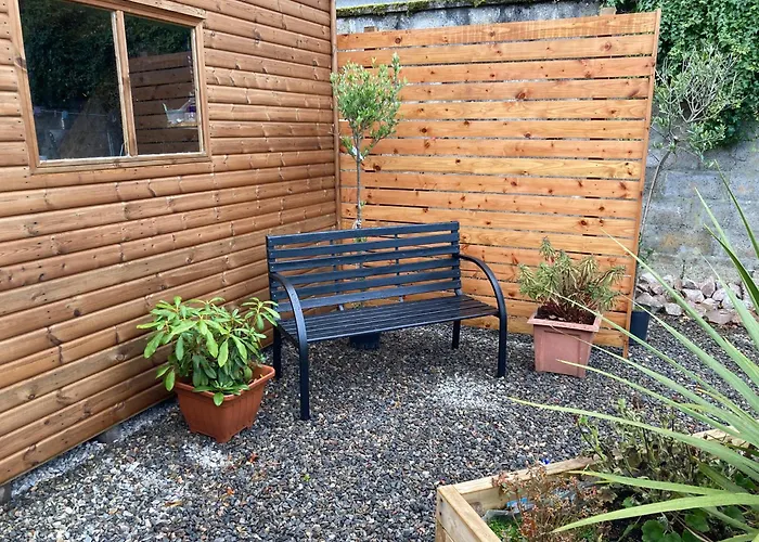 'Edgewood' - Spacious Detached Bungalow