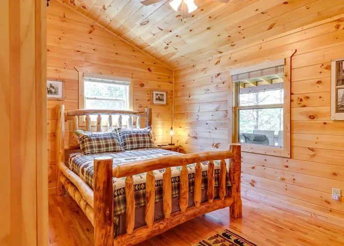 Blue Ridge Mountain Cabin Rental W/ Fire Pit!