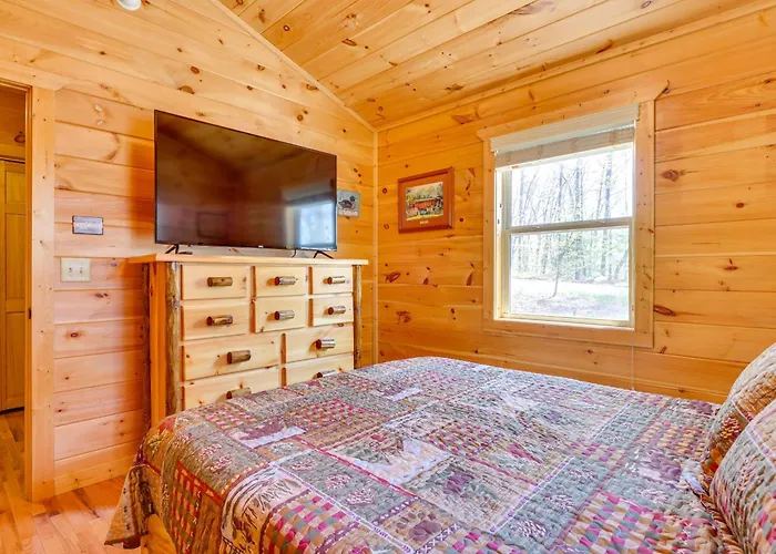 Blue Ridge Mountain Cabin Rental W/ Fire Pit!