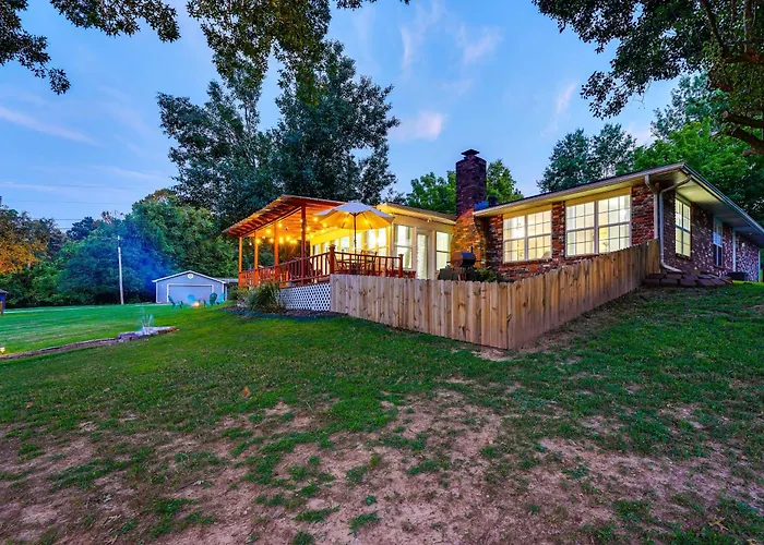 Beaver Lake Retreat W/ Deck: Paddle, Bike, Relax!