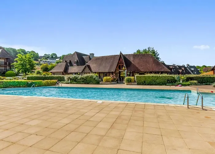 Charming House With Garden In Residence With Pool
