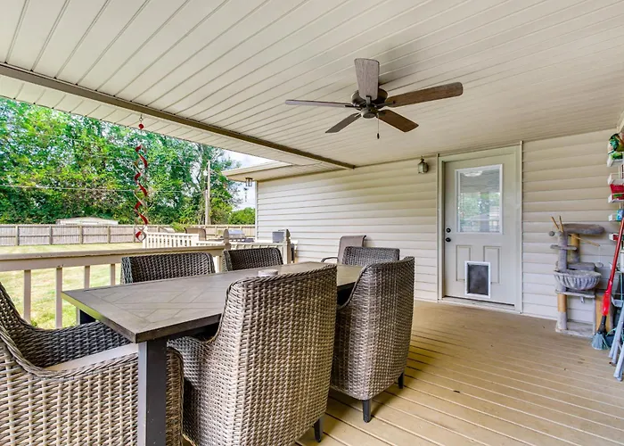 Florence Family Home W/ Dog-Friendly Yard