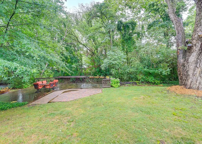 Charming Damascus Retreat W/ Deck & Creek Views!