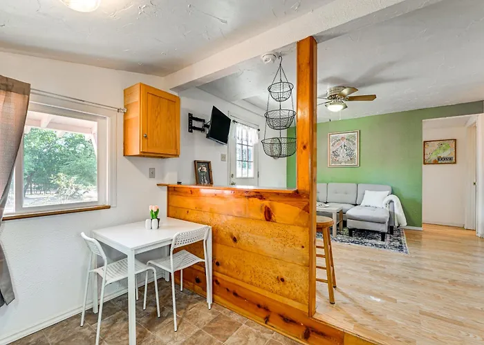 Grants Pass Cottage ~ 8 Mi To Rogue River!