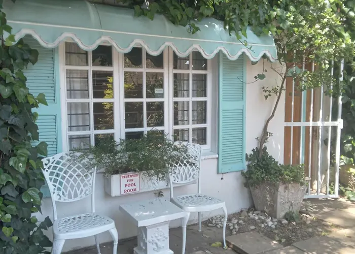Emerald Guest House Springs