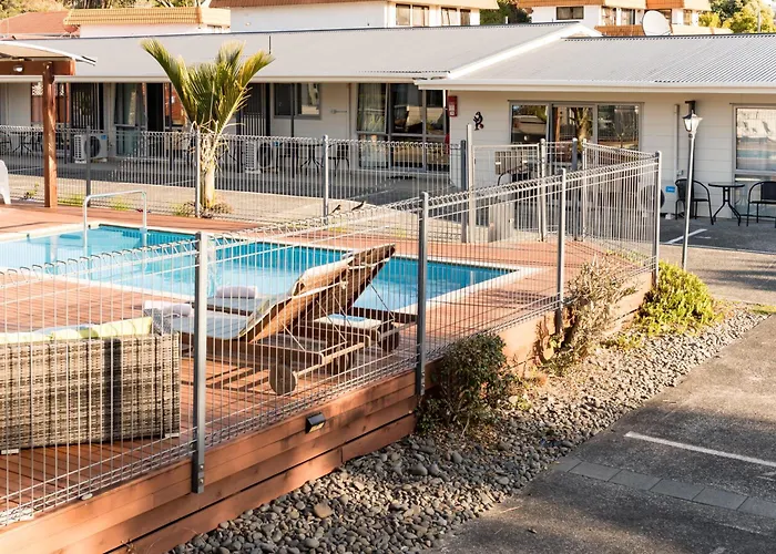 Averill Court Motel