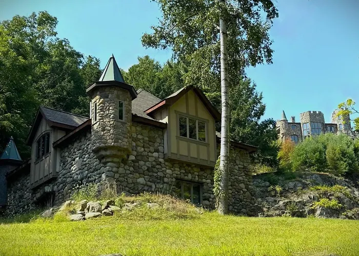 Highlands Castle Overlooking Lake George Plus 2 Other Castles & Suites