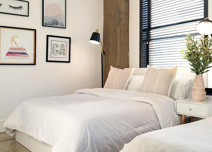 Fashion Loft 2 Bedroom Downtown