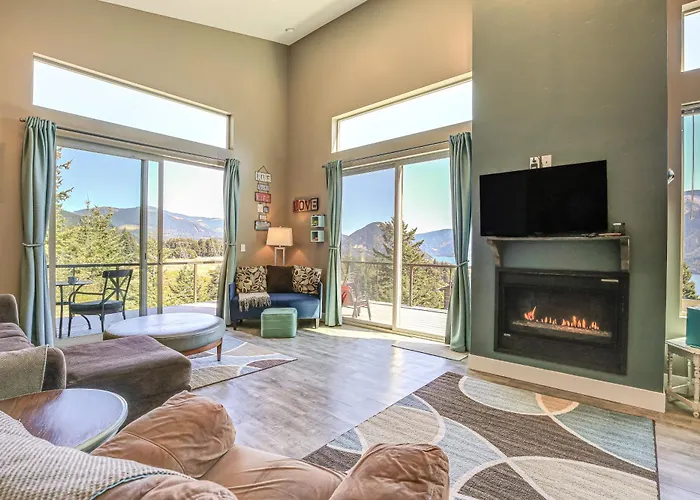 'Gorge Retreat' - Modern Carson Home W/ Mtn Views!