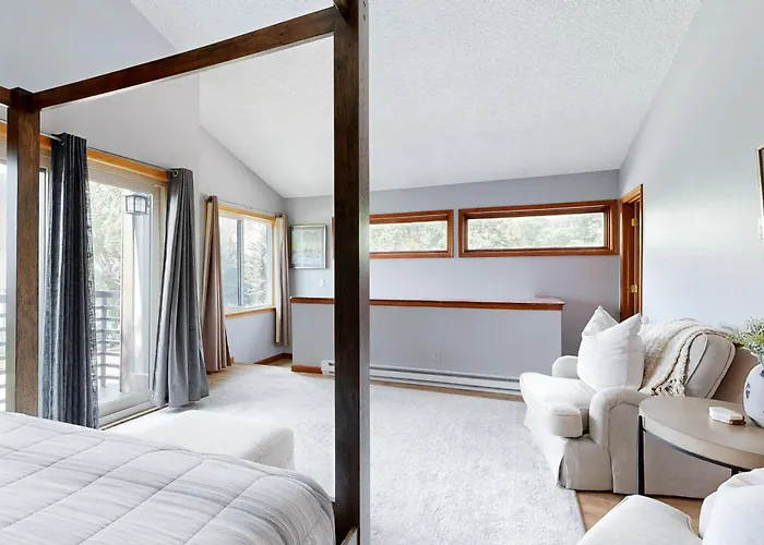 Lakeview Townhome Unit A5