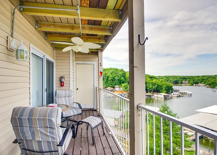 Cozy Lake Ozark Condo Rental W/ Grill, Pool Access