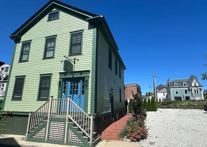 Epic Downtown Newport Location W Parking