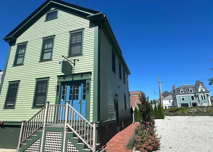Epic Downtown Newport Location W Parking
