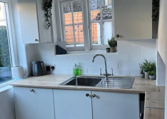 Victorian Town House In The Heart Of Dover