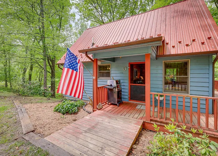 Charming Cabin W/ Wraparound Deck In Blue Ridge!