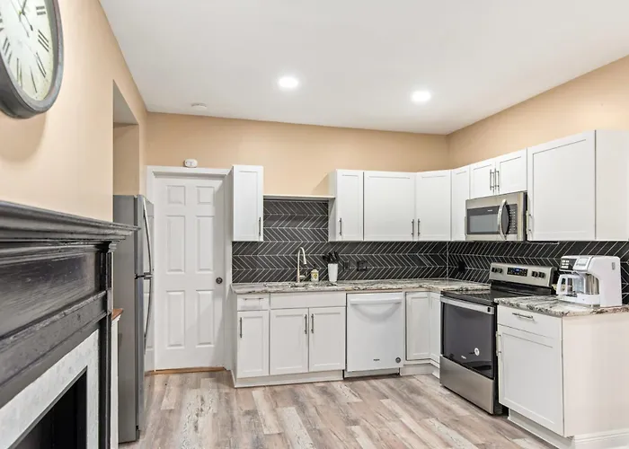 610 Franklin - Downstairs - 2 Bed, 2 Bath, Heart Of Downtown, Pet Friendly With Fee