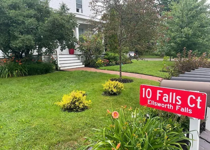 Falls Farmstead 1865 Ellis House Cozy And Comfy Apt #1