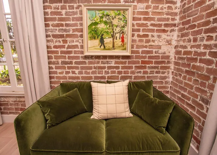 Natchez Charm - Studio, 1 Bath, Full Kitchen, King Bed, 2 Blocks From Mississippi River
