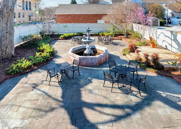 Wilkins Townhouse - 3 Bed, 3 Bath, Walk To Downtown