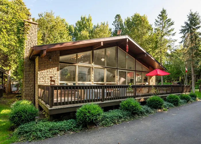 Evergreen Escape - Tobermory Chalet