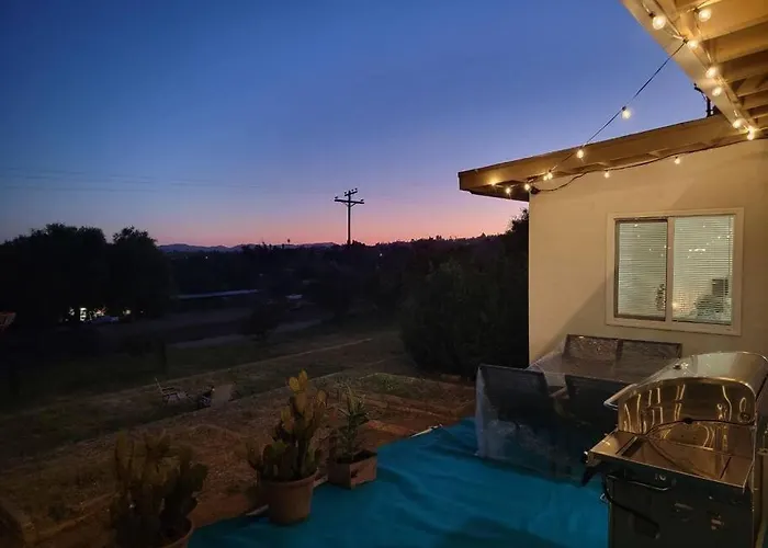 Relaxing Farm Vibes Near Safari Zoo, Legoland & Wineries Escondido