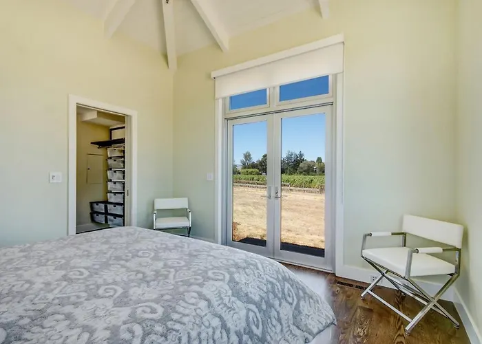 Sonoma-Napa Wine Country Retreat Surrounded By Vineyards, Views, & Privacy