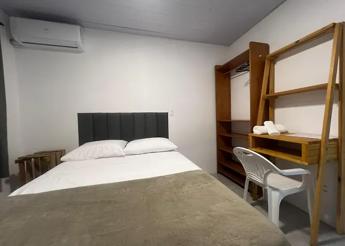 Suite Com Bwc Privativo Com Ar Ao Lado Da Vila Germanica Oktoberfest