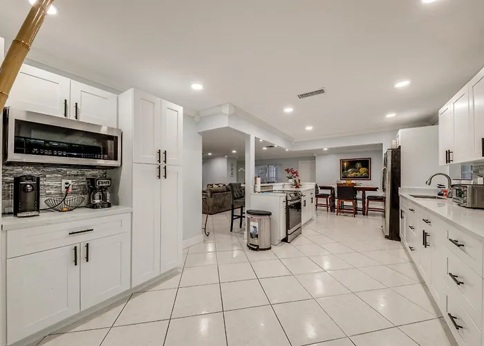 Boca Raton Home: Outdoor Kitchen, By Golf Courses