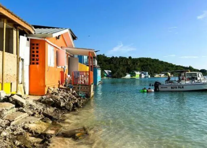 Centrally Located Beach And Restaurant Centric