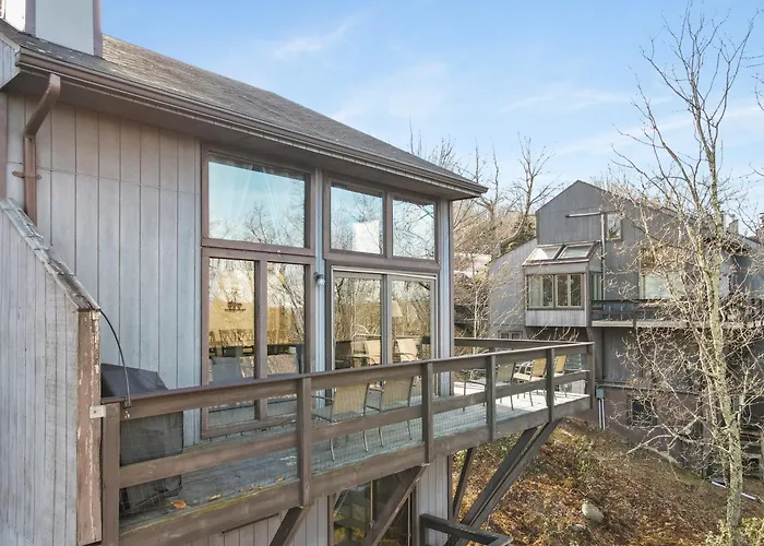 Pocono Mountain Village At Camelback 294 Overlook Way