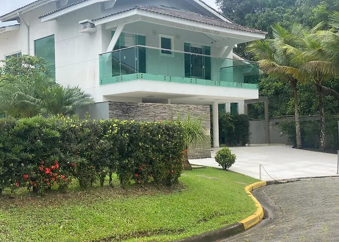 Casa de Praia em Condomínio Hanga Roa Bertioga