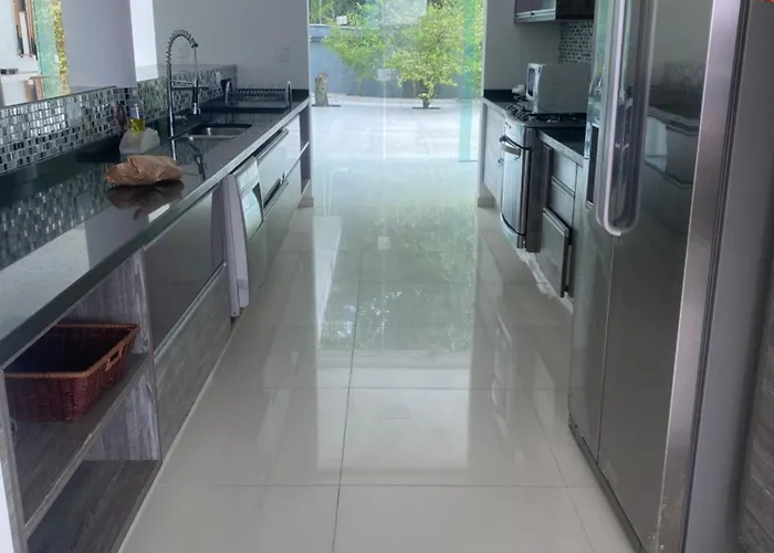 Casa de Praia em Condomínio Hanga Roa Bertioga