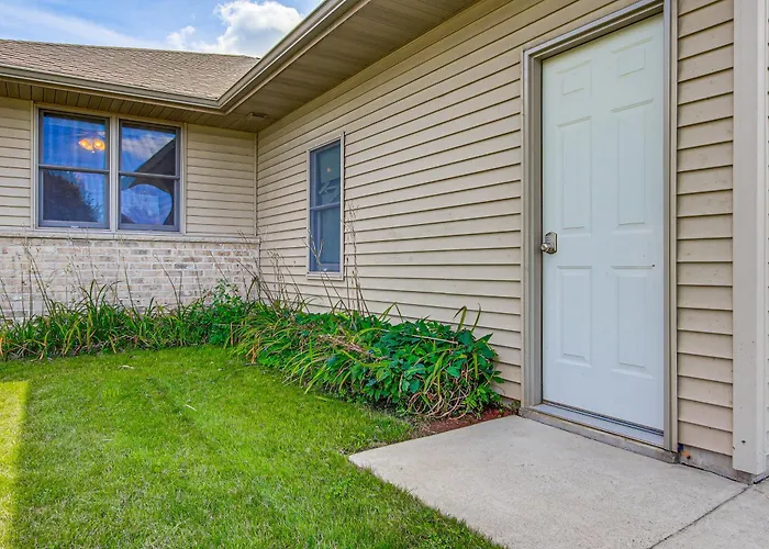 Family-Friendly Unit: 8 Mi To Appleton Downtown!