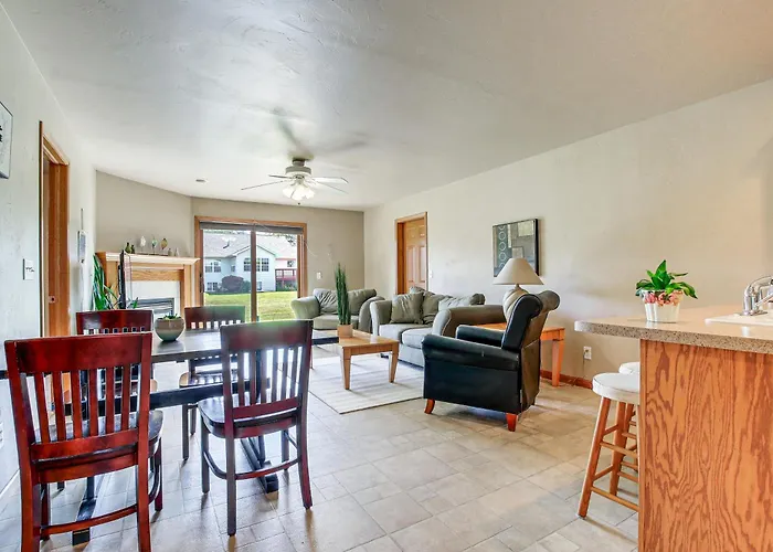 Family-Friendly Unit: 8 Mi To Appleton Downtown!
