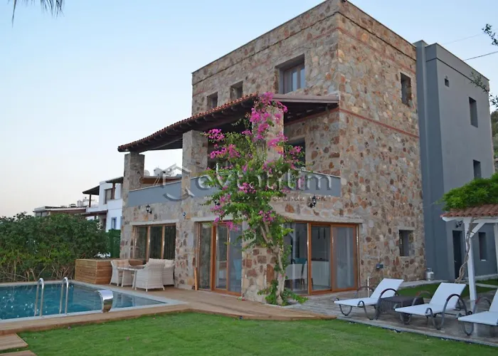 Mira Luxury Villa