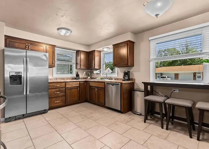 Stadium District Walking Distance, Tailgate Garage
