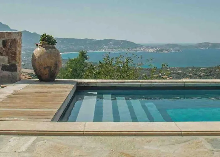 Luxury House With Pool - Lumio
