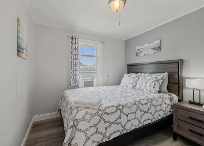 Spacious Family Suite Steps To The Beach