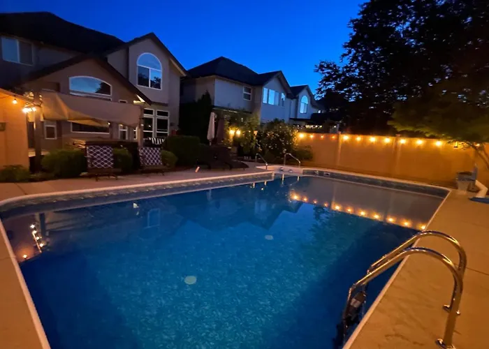 Metropolitan Dream Stay With Saltwater Pool And Hot Tub