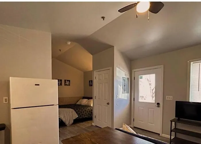 Cozy Studio Close To Ferry