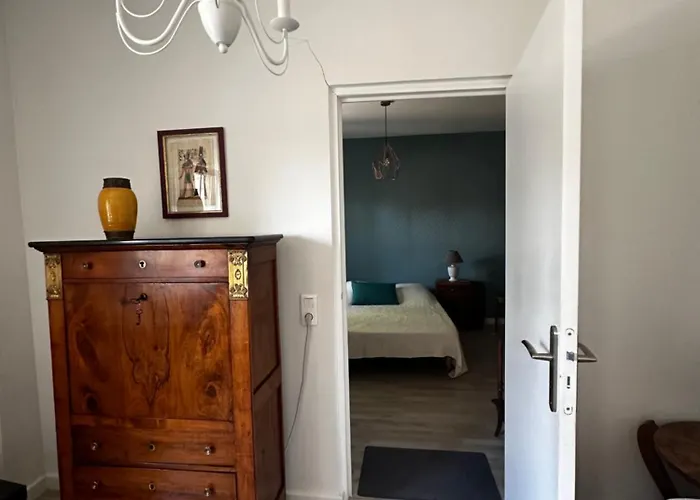 Petite Maison Mitoyenne, Clim, Renovee, Calme