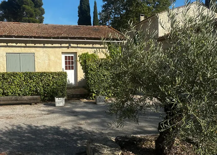 Petite Maison Mitoyenne, Clim, Renovee, Calme