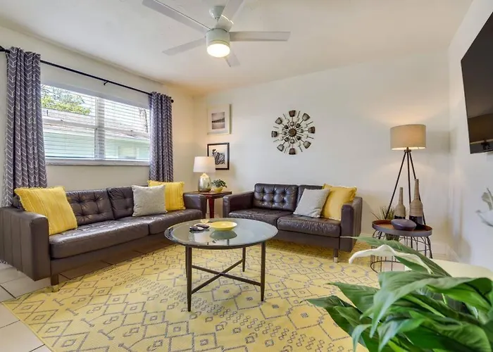 Coconut Cove Mid-Long Term Stays Available Walk To Downtown Trolly To Beaches