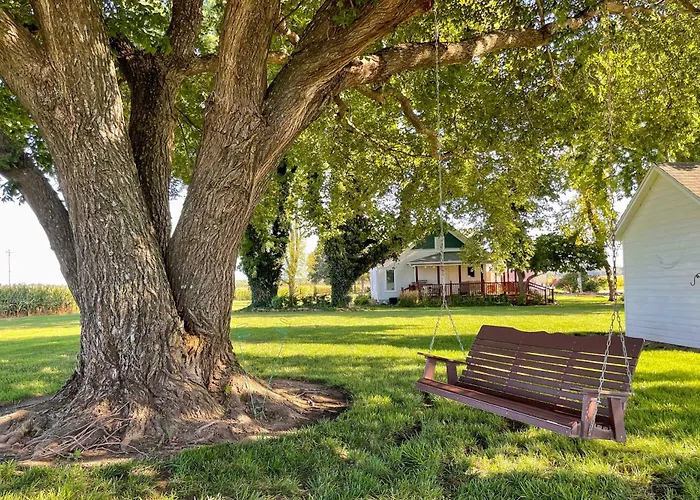 Countryside Cottage W/ Large Yard Near Topeka