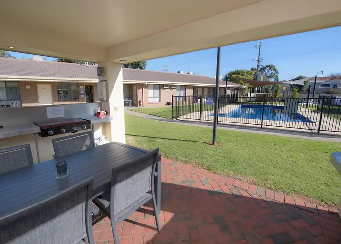 Jacaranda Apartments