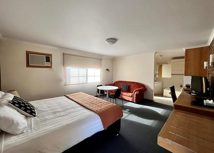 City Colonial Motor Inn